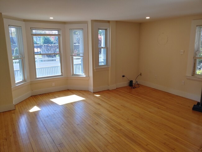 Photo - 75 Lincoln St