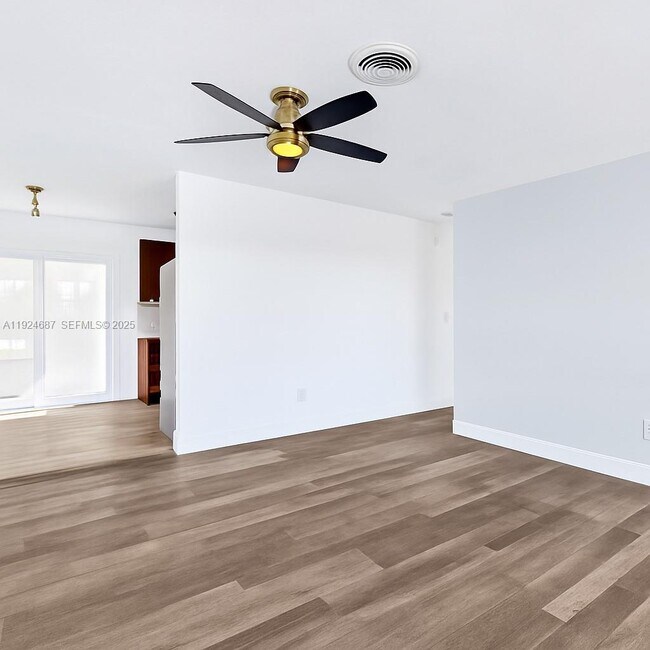 Photo - 1520 NE 14th Terrace