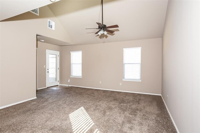 Photo - 7412 Comrade Ln