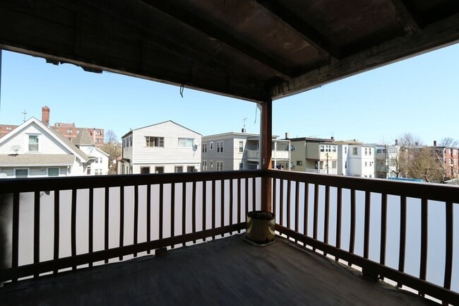 Building Photo - 43 Derby St Unit 1