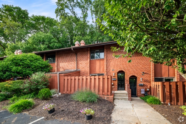 Building Photo - 404 Worthington Dr Rental