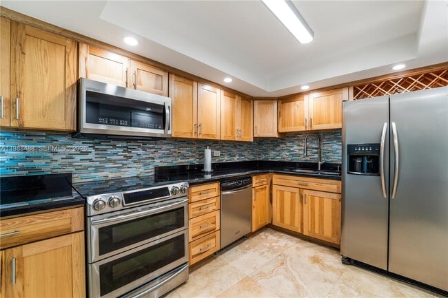 Photo - 6039 Collins Ave Unidad 1229