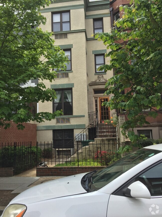 Building Photo - 1450 Harvard St NW Unit B Rental