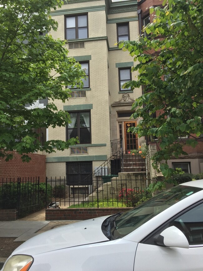 Building Photo - 1450 Harvard St NW Unit B Rental