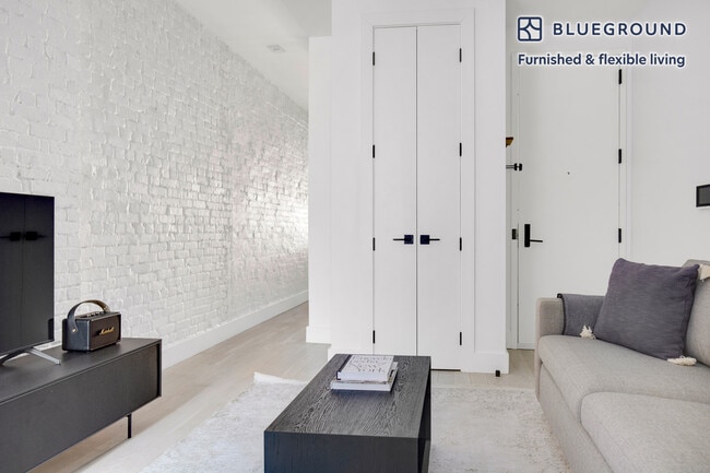 Photo - 181 Court St Unidad FL2-ID728