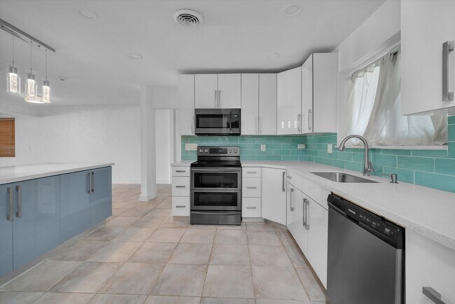 Photo - Beautiful Hollywood home in quiet neighbor...