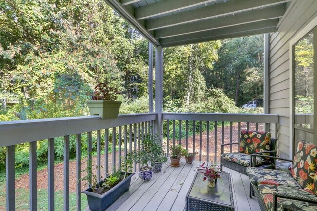 Photo - 527 Warm Springs Cir