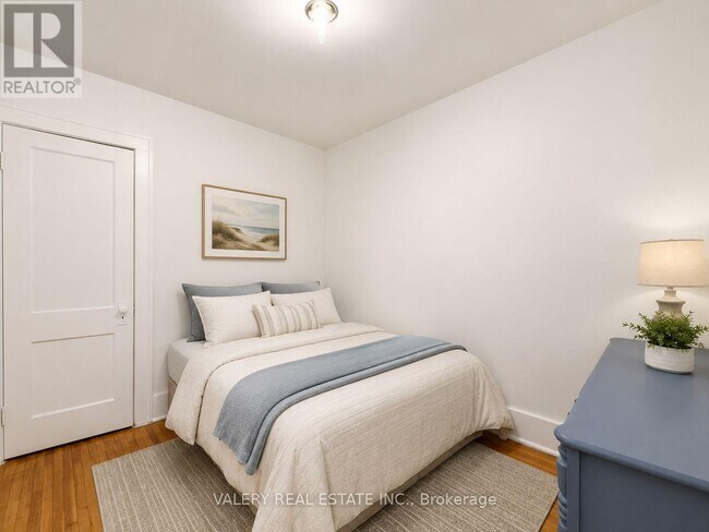 Photo - 1093 Howard Ave Unit 4