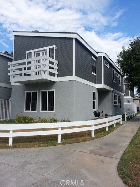 Building Photo - 502 12th St