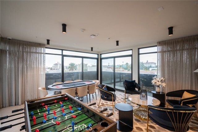 Photo - 709 E Walnut St Unidad 219 Rental