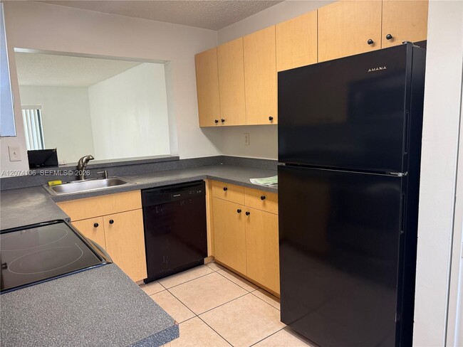 Photo - 9454 Palm Cir S Unidad 9454