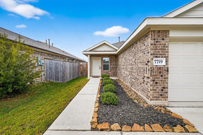 Photo - 7719 Cedar Birch Dr