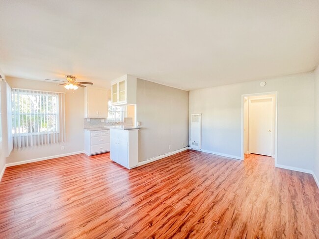 Building Photo - 4640 E 4th St Unit 4640