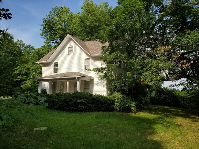 Older country home south of Columbia off O... - Older country home south of Columbia off O...