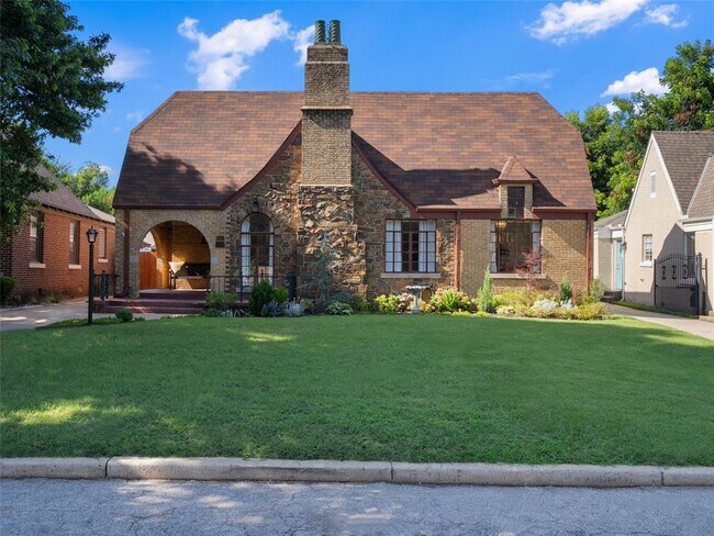 Photo - 212 Edgemere Ct