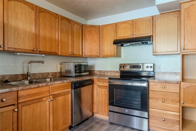 Photo - 16431 Blatt Blvd Unit 103