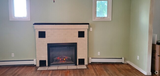 Building Photo - 522 E First St Unit A Rental