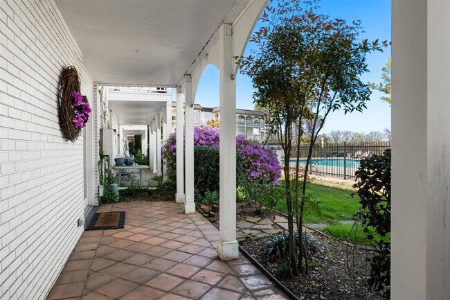 Photo - 5709 Lyons View Pike Unit 1110