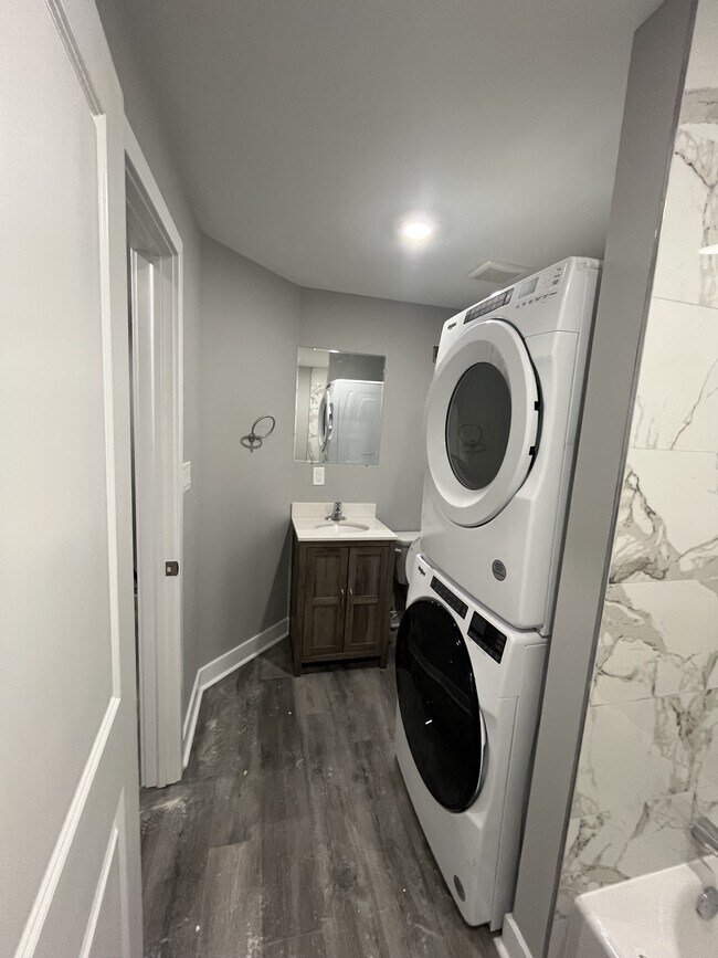 Photo - 805 W 5th St