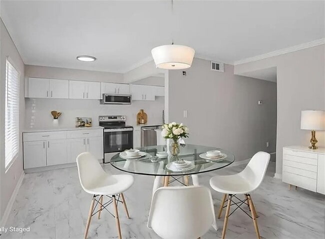 Photo - 3210 Quincetree Ln