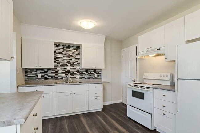 Photo - George Court