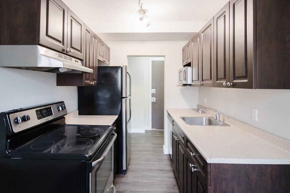 1BDR - Kitchen