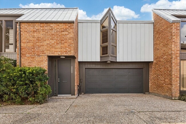 Building Photo - 2000 Nantucket Dr