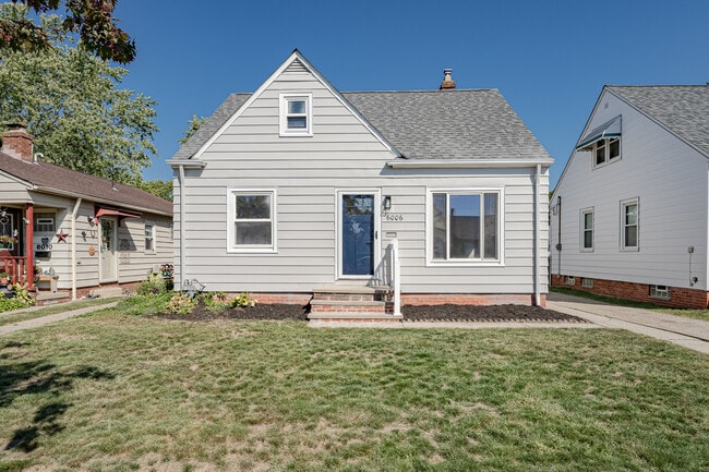 Photo - 6006 Ridgewood Ave