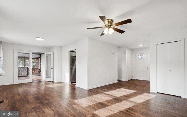 Photo - 715 Cooper Landing Rd