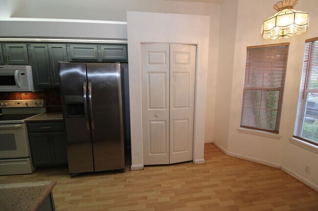 Photo - 107 Shearman Way