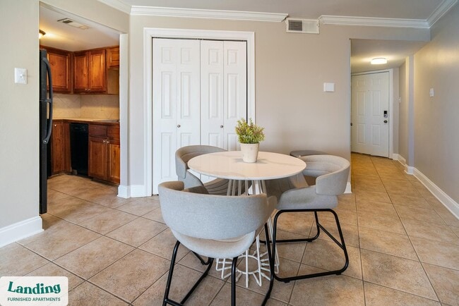 Photo - 1925 N 3rd St Unidad 214.1405977