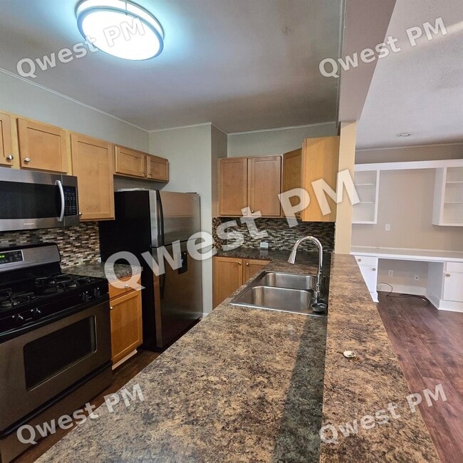 1127 Eastmont Dr SE