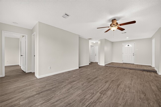 Photo - 7407 Cortes Dr