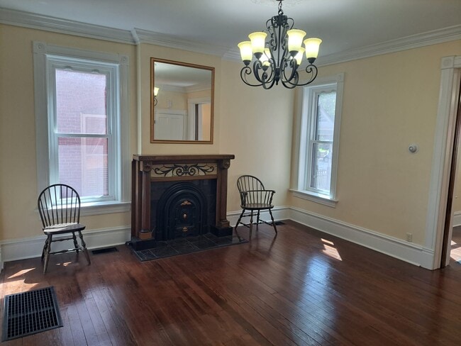 Photo - 322 N 6th St