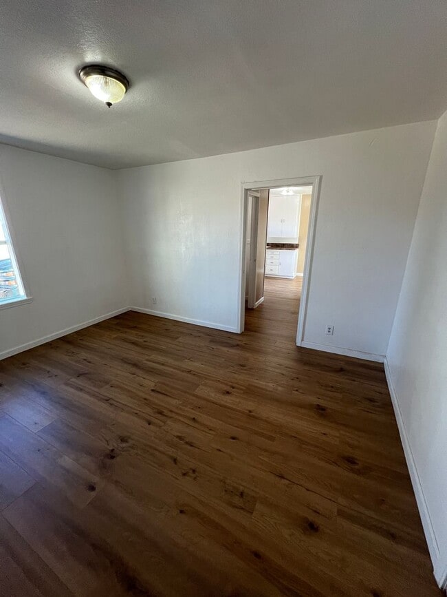 Photo - Cozy 1 bedroom back house