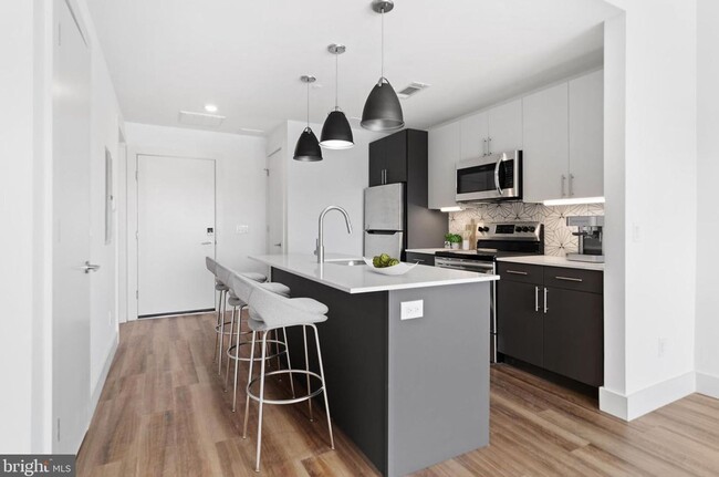 Building Photo - Extra Large Studio w/ Private Balcony Unit 505 Rental