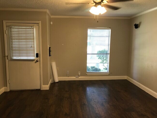 Photo - 706 Garden Walk Dr