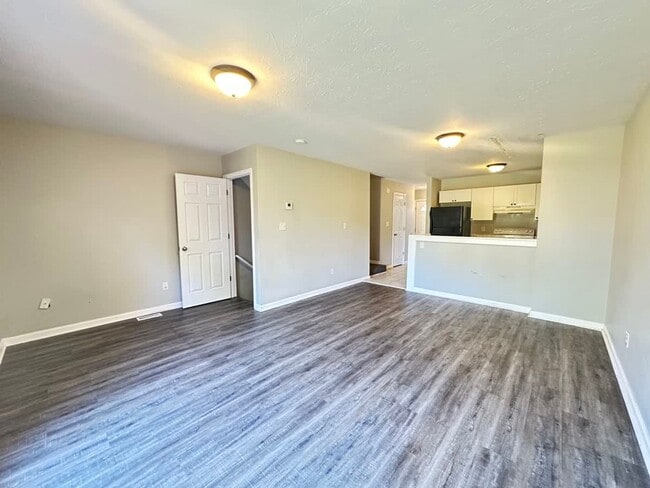 Photo - 114 Tanbark Dr