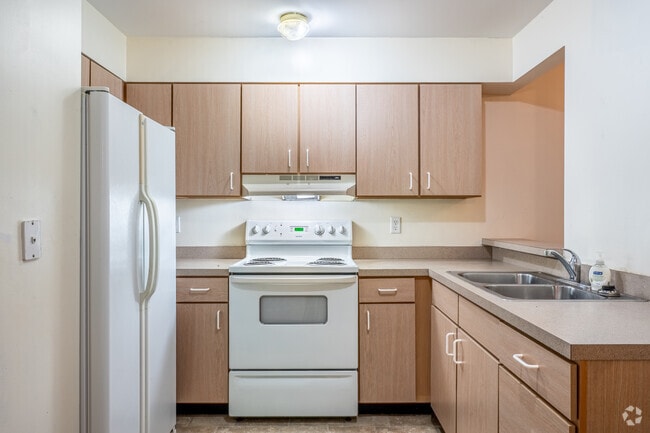 2BR, 1BA - 912SF - Kitchen