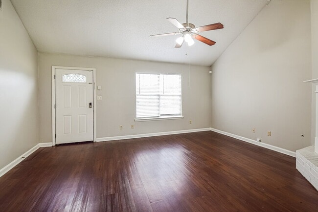 Photo - 4506 Shadow Hollow Dr
