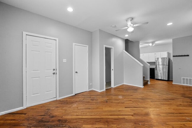 Photo - 2315 W McLean Ave Unit 1w