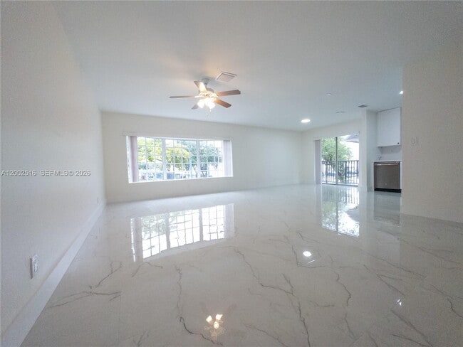 Photo - 5400 NW 18th St Unit 3N