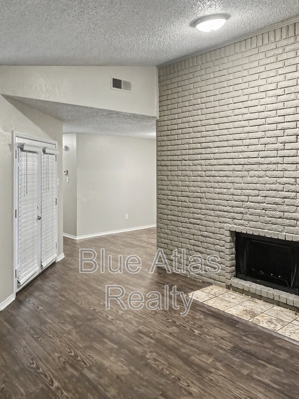 Photo - 3421 Meadowmoor St