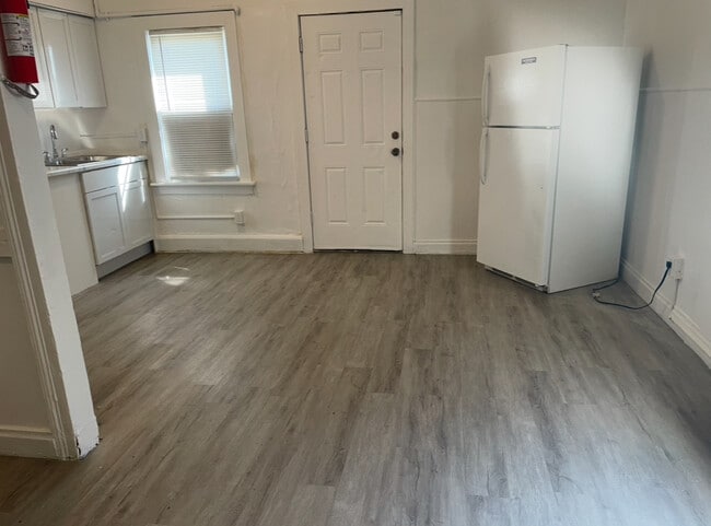 Photo - 17104 Wentworth Ave