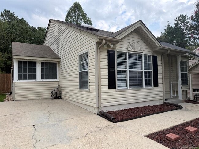 Photo - 146 Rain Tree Way