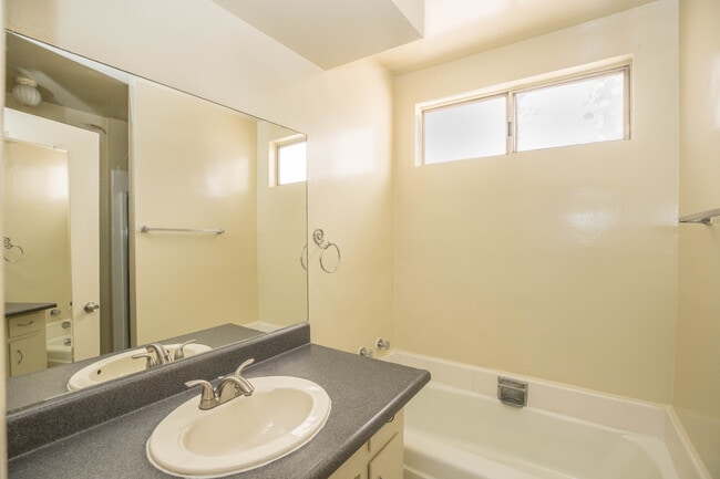 Photo - 963 S Barrington Ave