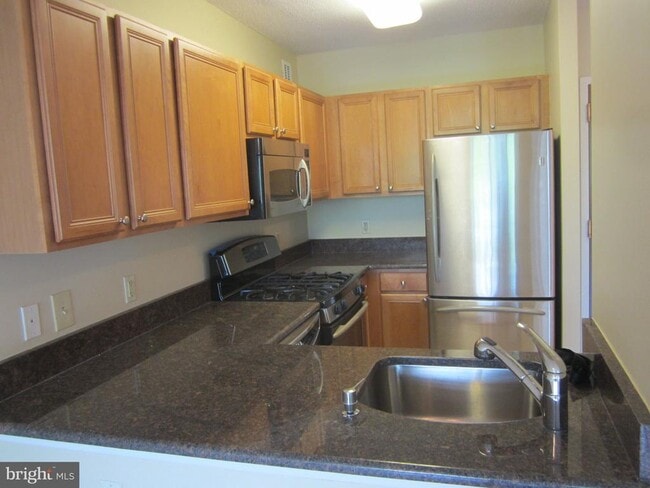 7111 Woodmont Ave Unit 610