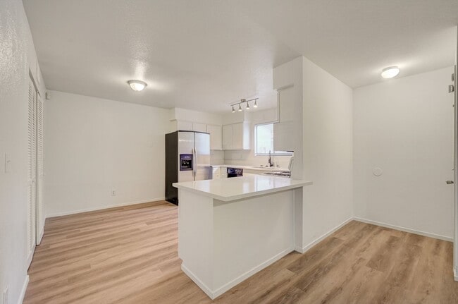 Photo - Beautifully remodeled ground-floor, 2 bed ... Unit 2