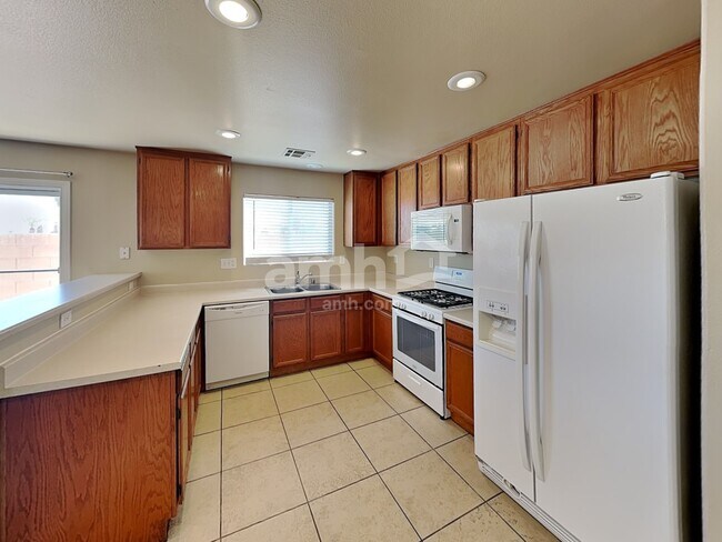 Photo - 7920 Storyland St