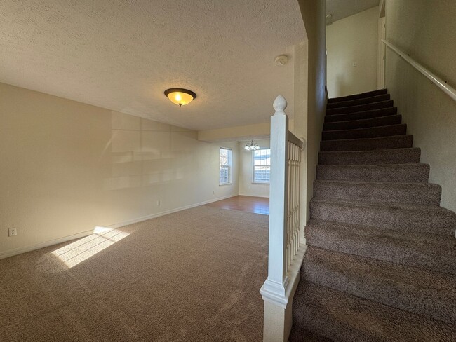 Photo - Spacious 3 bedroom, 2.5 bathroom Duplex